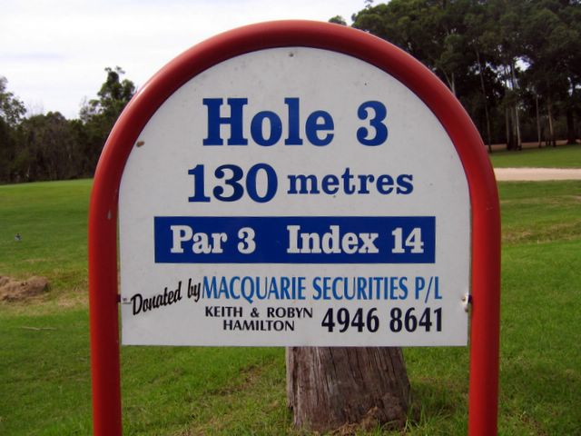 Waratah Golf Course - Argenton: Hole 3 - Par 3, 130 metres