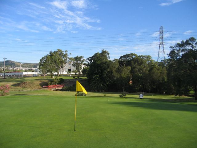 Waratah Golf Course - Argenton: Green on Hole 17