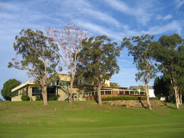 Waratah Golf Course - Argenton: View of the Club House from Hole 18 fairway