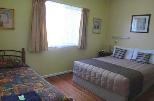 BIG4 Atherton Woodlands Van Park - Atherton: Main bedroom in cabin