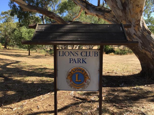 Lions Club Park - Avoca: Lions Club Park welcome sign