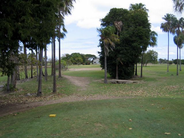 Ayr Golf Course - Ayr: Fairway view Hole 3 - a very narrow passage to the green