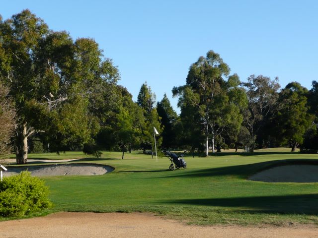 Bairnsdale Golf Course - Bairnsdale: Green on Hole 11