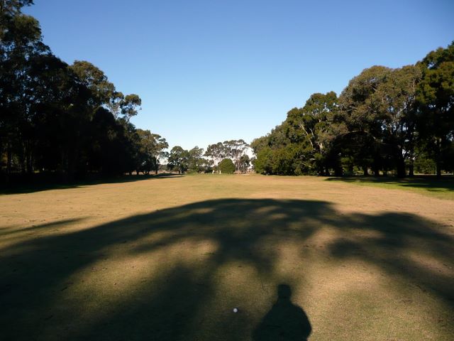 Bairnsdale Golf Course - Bairnsdale: Approach to the Green on Hole 12
