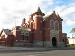 Mitchell Gardens Holiday Park - Bairnsdale: Magnificent courthouse