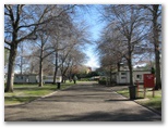 Mitchell Gardens Holiday Park - Bairnsdale: Good paved roads throughout the park