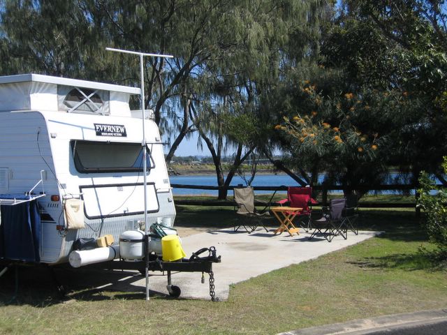 Ballina Lakeside Holiday Park - Ballina: Powered sites for caravans with water views