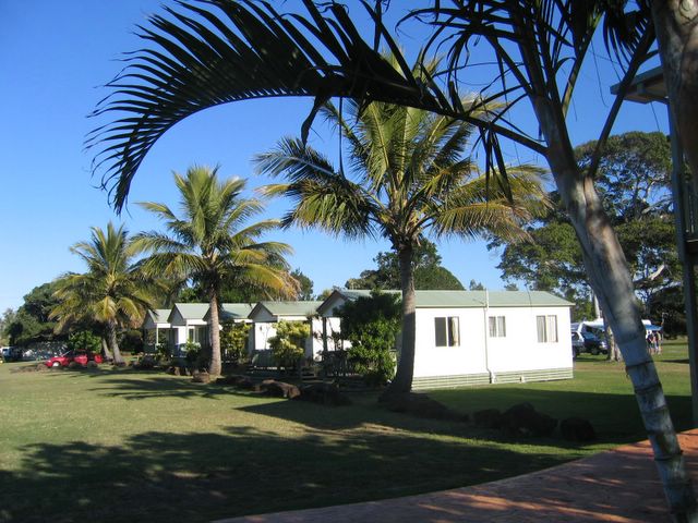 Bargara Beach Caravan Park - Bargara: Cottage accommodation ideal for families, couples and singles