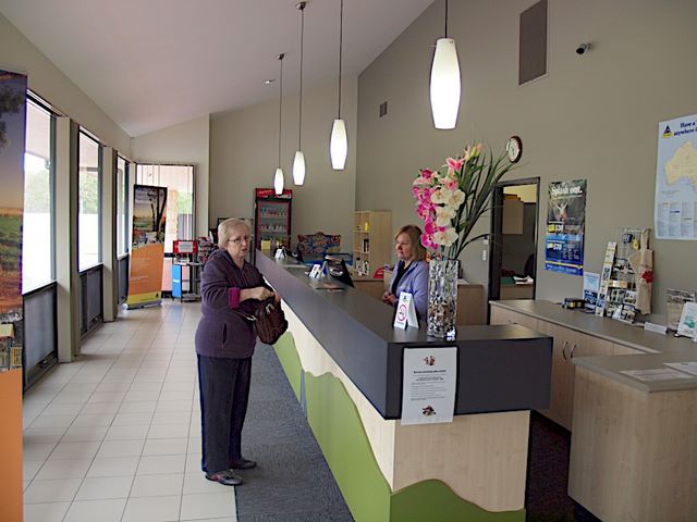 Barossa Valley Tourist Park by Russell Barter - Barossa Valley Nuriootpa: Reception and office