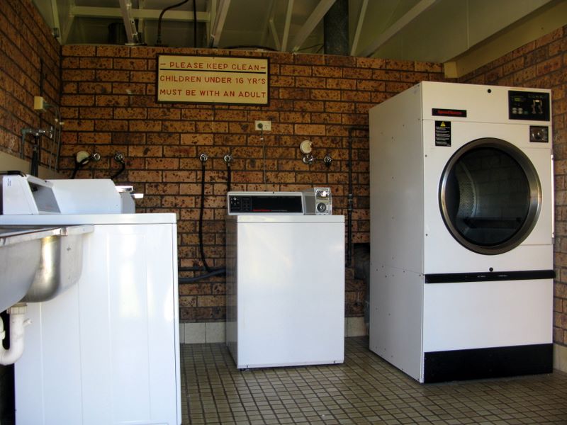 Surfrider Caravan Park - Barrack Point: Interior of laundry