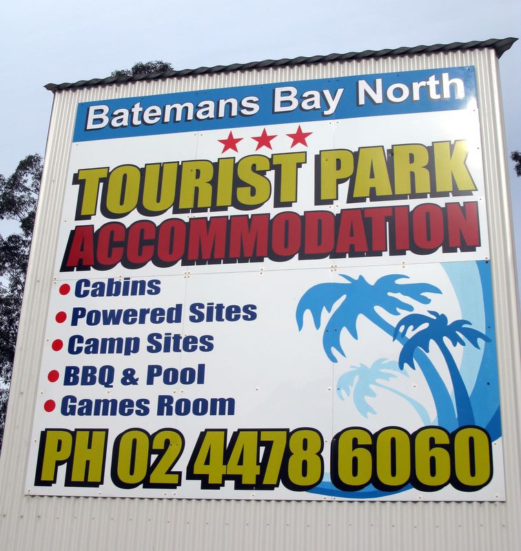 Batemans Bay North Tourist Park - Batemans Bay North: Welcome sign which is prominently displayed at the entrance to the park and can easily be seen from the Princes Highway.