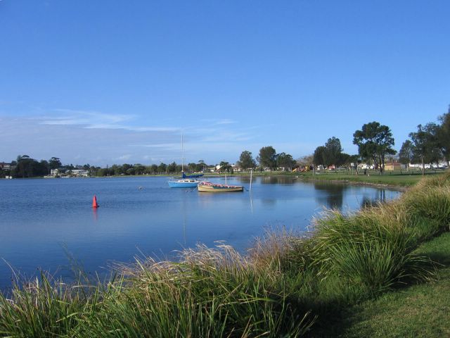 Belmont Pines Lakeside Holiday Park - Belmont: The tranquil waters of Lake Macquarie