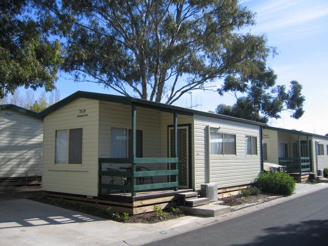 Central City Caravan Park - Bendigo: Cottage accommodation ideal for families, couples and singles