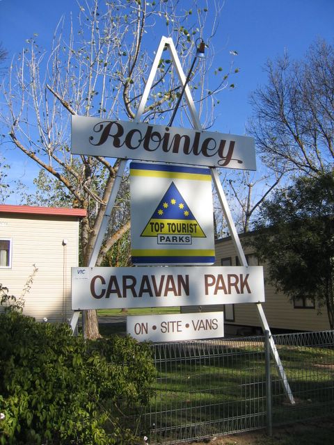Robinley Caravan Park - Bendigo Maiden Gully: Robinley Caravan Park welcome sign