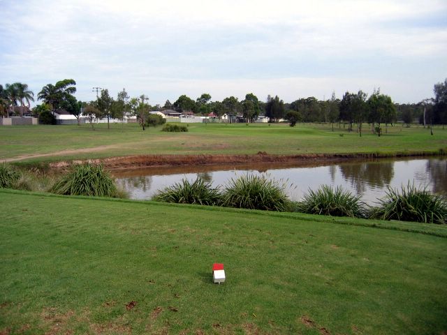 Beresfield Golf Course - Beresfield: Fairway view Hole 2