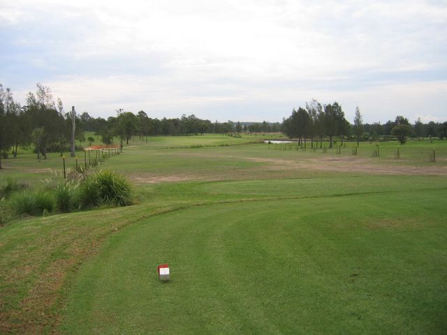 Beresfield Golf Course - Beresfield: Fairway view Hole 3