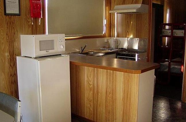 BIG4 Bicheno Cabin and Tourist Park - Bicheno: Kitchen in two bedroom holiday unit.