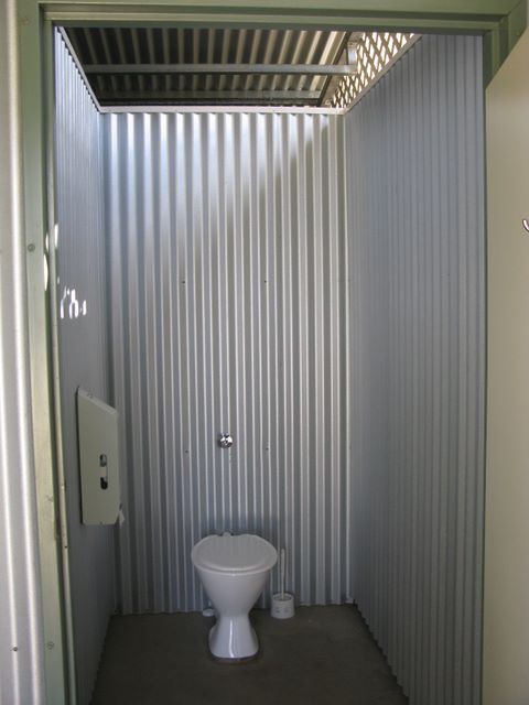 Pumphouse Caravan Camp Area - Binnaway: Toilet
