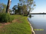 River Palms Holiday Park - Blanchetown: Peaceful river bank before the crowds of Easter
