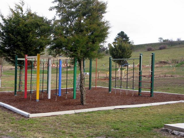 Blayney Tourist Park - Blayney: Playground for children.