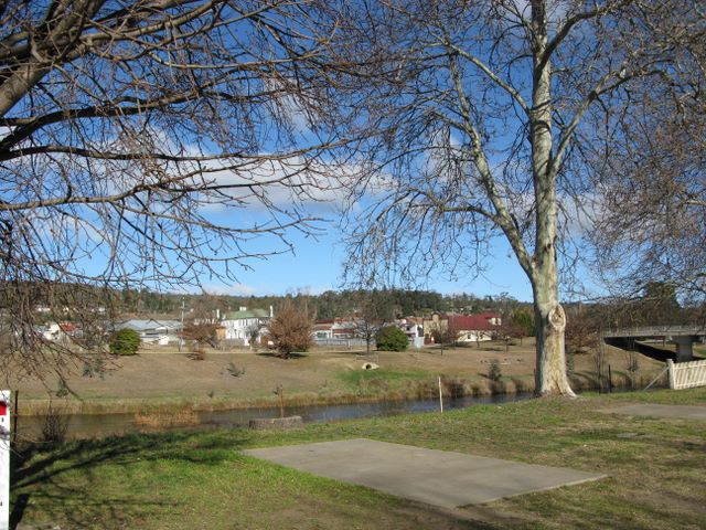Bombala Caravan Park - Bombala: Powered site with river and town view