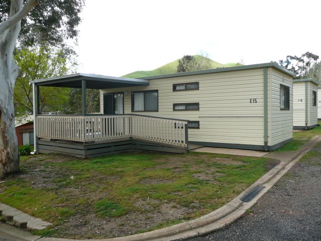 Bonnie Doon's Lakeside Leisure Resort - Bonnie Doon: Cottage accommodation, ideal for families, couples and singles