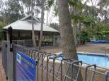 Rainbow Beach Holiday Village - Bonny Hills: Pool, BBQ area and spa 