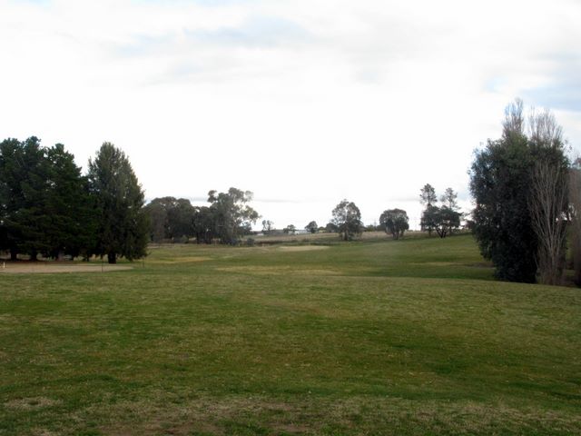 Boorowa Recreation Club Golf Course - Boorowa: Fairway view on Hole 7