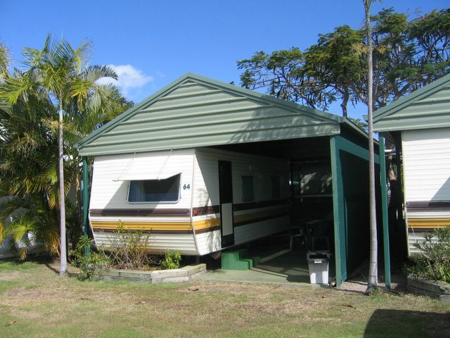 Big4 Bowen Coral Coast Beachfront Holiday Park - Bowen: On site vans for rent