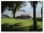 Tropical Beach Caravan Park - Bowen: Picnic spot beside the sea