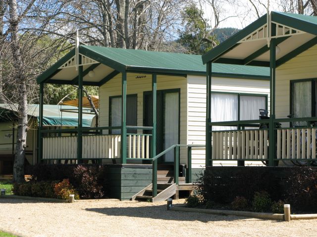 Bright Riverside Holiday Park - Bright: Cottage accommodation, ideal for families, couples and singles