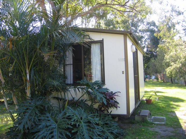Historical Photos of Stopover Tourist Park 2006 - Broadwater: Cottage accommodation ideal for families, couples and singles