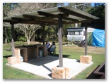 Historical Photos of Stopover Tourist Park 2006 - Broadwater: BBQ area