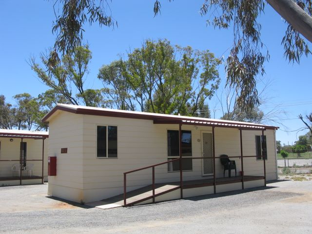 Broken Hill City Caravan Park - Broken Hill: Cabin accommodation