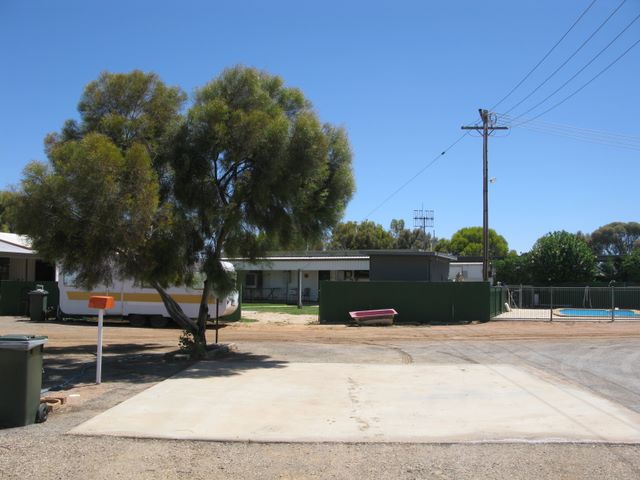 Silverland Caravan Park - Broken Hill: Generous slabs for caravans and motorhomes