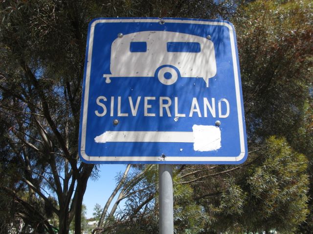 Silverland Caravan Park - Broken Hill: Silverland Caravan Park welcome sign