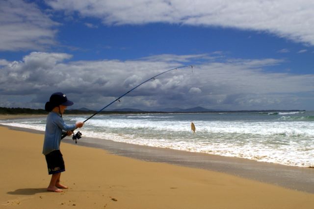 Massey Greene Holiday Park - Brunswick Heads: Child beach fishing
