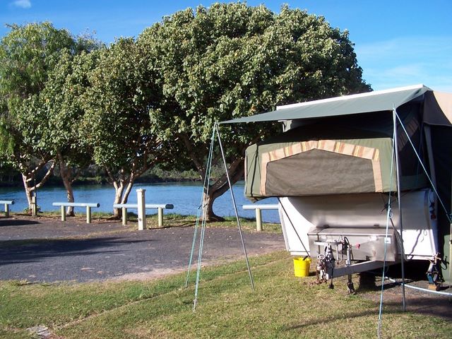 Massey Greene Holiday Park - Brunswick Heads: Powered sites for caravans with river views