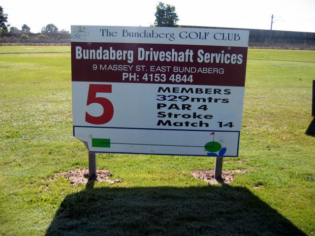 Bundaberg Golf Club - Bundaberg: Layout of Hole 5: Par 4, 329 meters