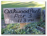 Oakwood Park Golf Course - Bundaberg: Hole 9: Par 3, 113 meters