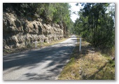 Grady's Riverside Retreat - Burrier: Road leading to the park is sealed but narrow