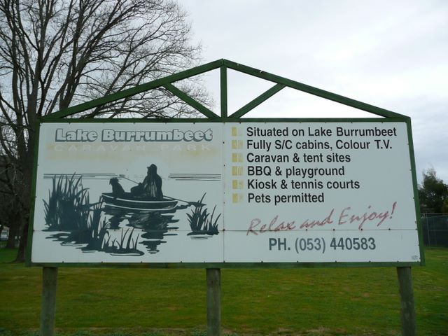 Lake Burrumbeet Caravan Park - Lake Burrumbeet: Lake Burrumbeet Caravan Park welcome sign
