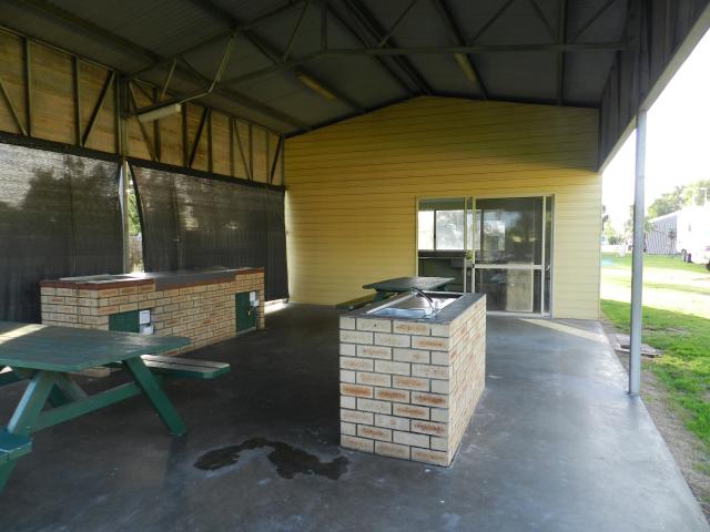 Kookaburra Caravan Park - Busselton: Camp kitchen