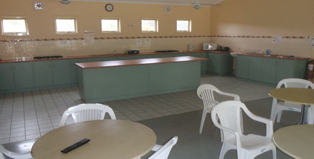 Peppermint Park Eco Village and Holiday Park - Busselton: Interior of camp kitchen