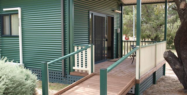 Peppermint Park Eco Village and Holiday Park - Busselton: Disability cabin