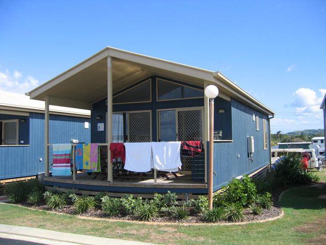 First Sun Caravan Park - Byron Bay: Spacious family cabin with excellent amenities