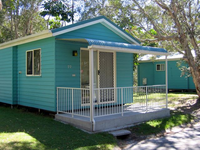 Byron Bay Tourist Village - Byron Bay: Modern clean cabin accommodation