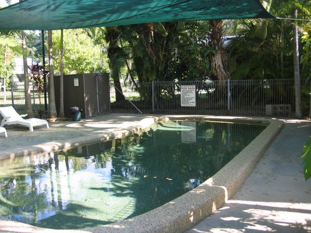 Billabong Caravan Park (Park Closed) - Cairns: Swimming pool