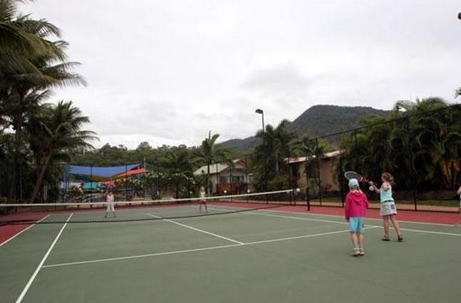BIG4 Cairns Coconut Holiday Resort - Woree Cairns: Tennis courts