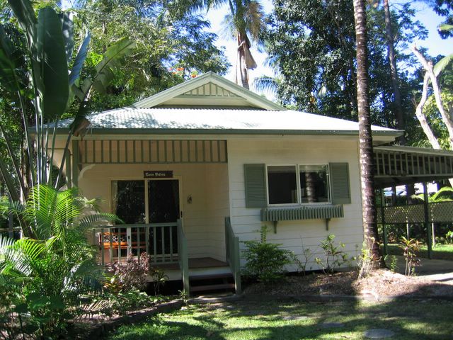 Cool Waters Holiday Park - Cairns: Family size cottage